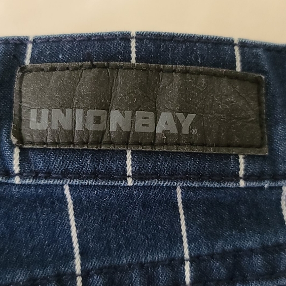 Union bay  high rise striped shorts - Picture 2 of 8